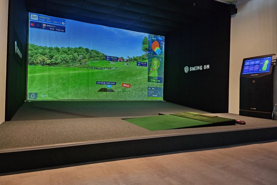 스윙온 평택고덕점 대형 스크린